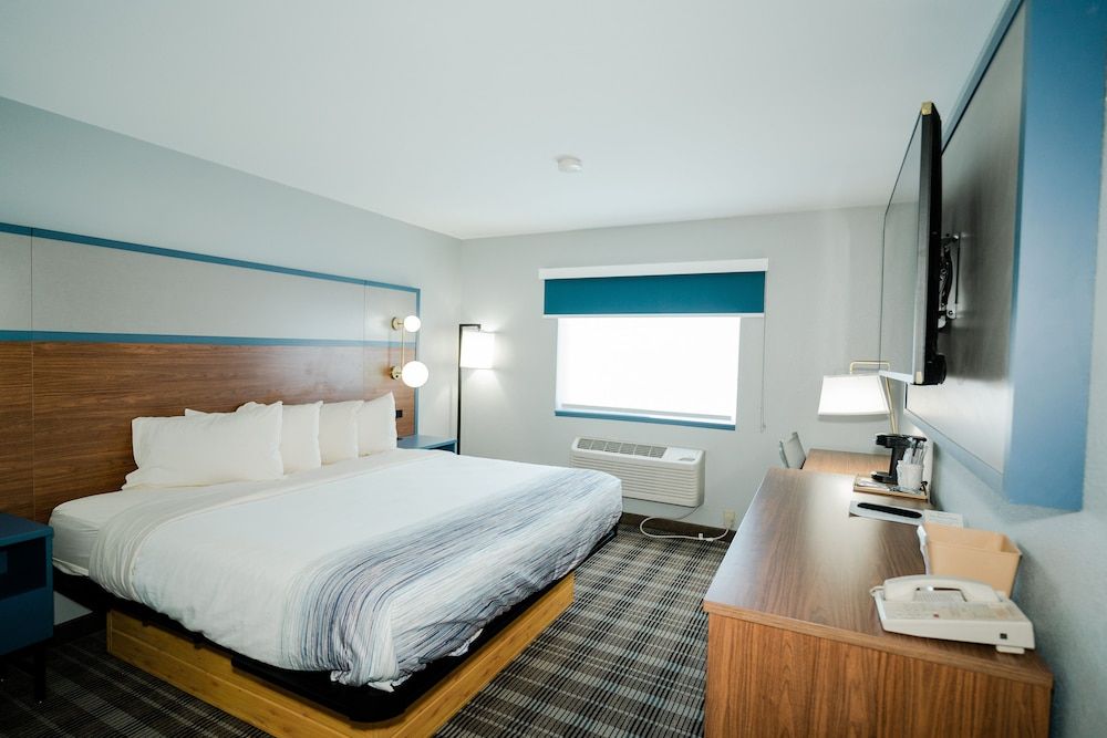 Standard Room, 1 King Bed