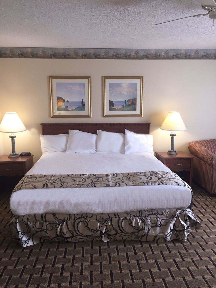 Standard Room, 1 King Bed