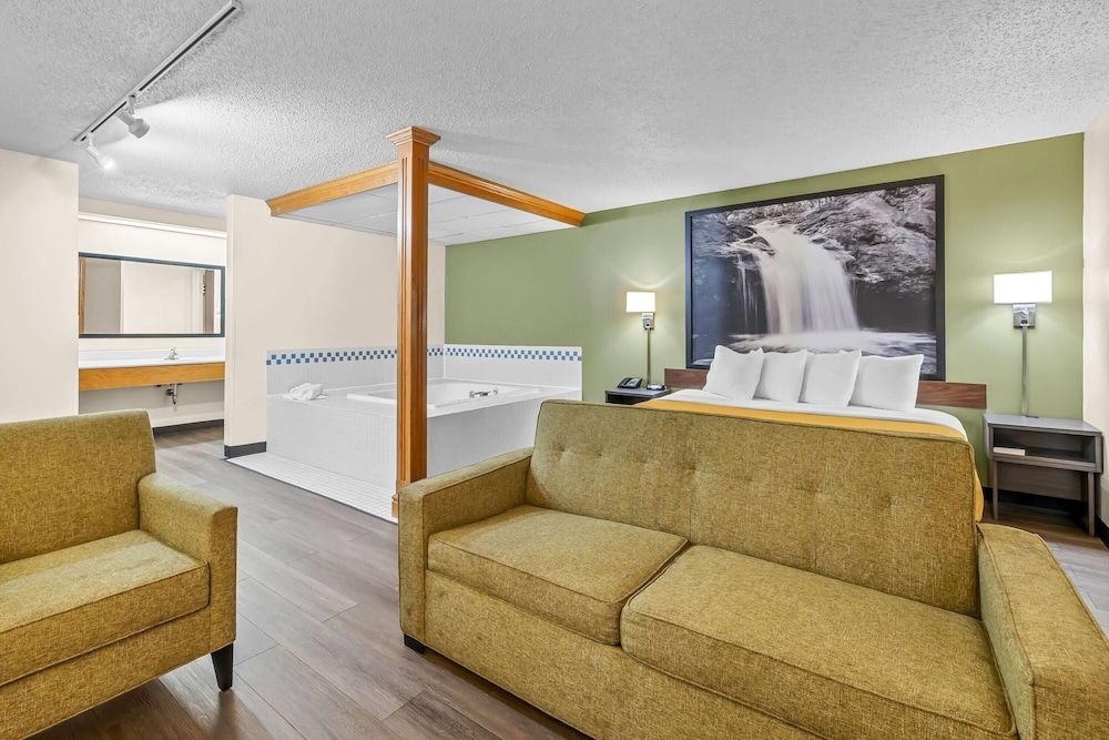Studio Suite, 1 King Bed, Non Smoking