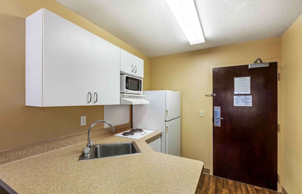 Extended Stay America Select Suites - Milwaukee - Waukesha Studio, 2 Double Beds, Non Smoking 5