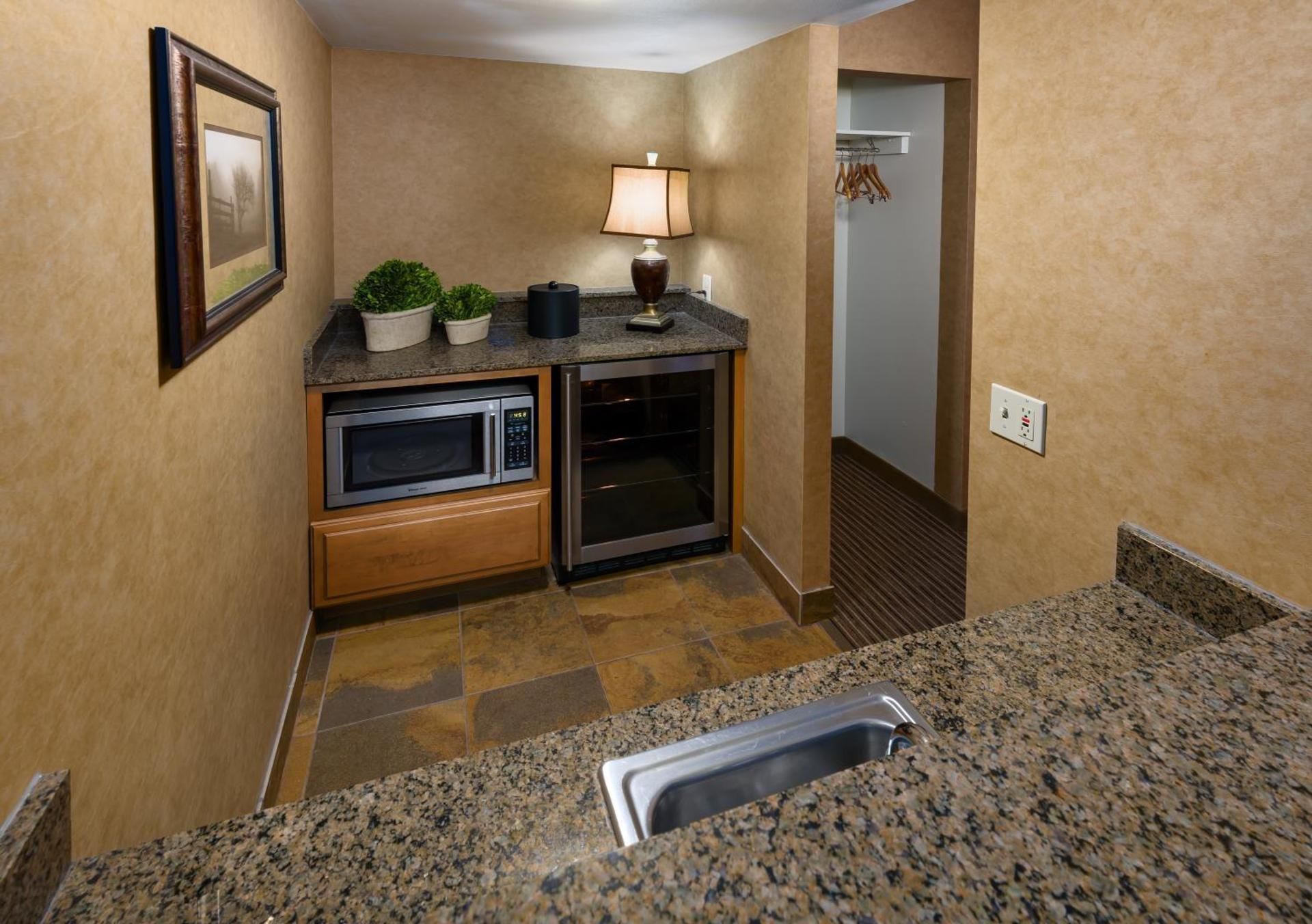 King Suite with Spa Bath - Non Pet Friendly