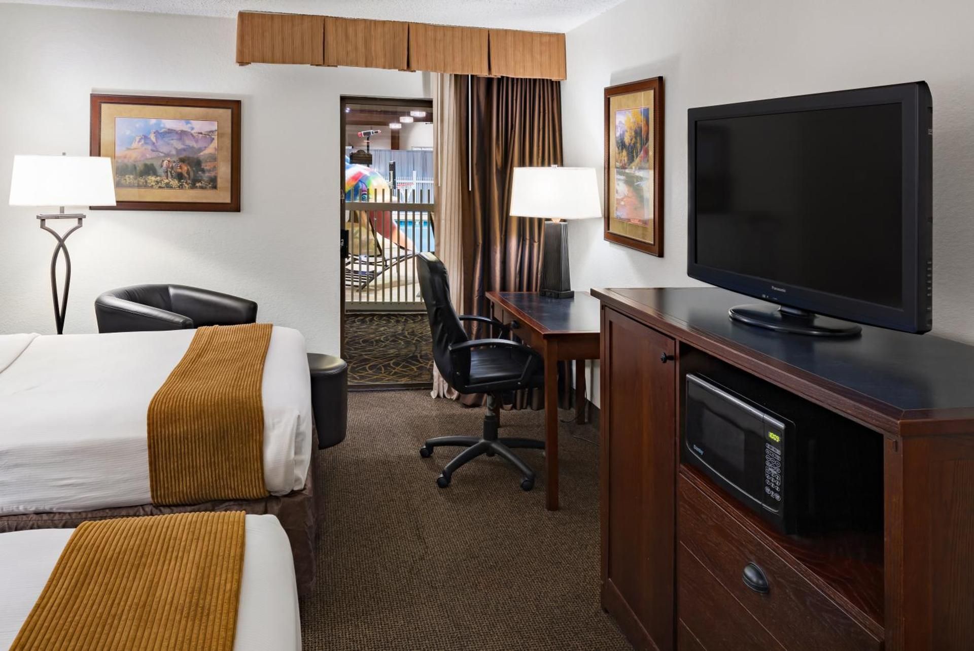 Queen Room with Two Queen Beds - Poolside - Pet Friendly