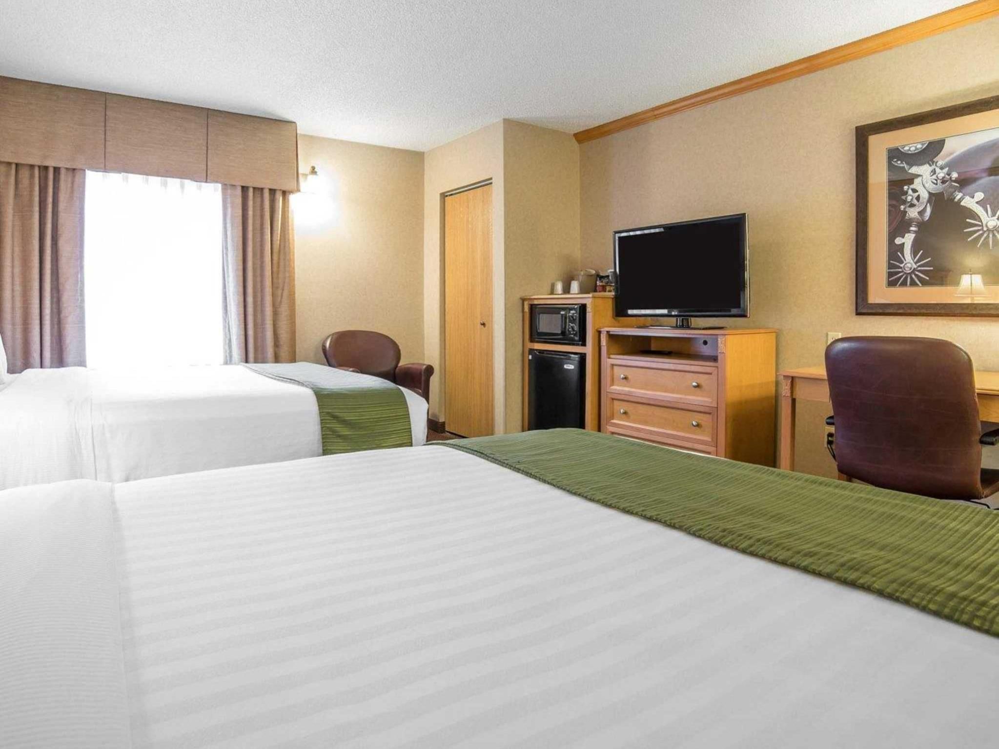 2 Queen Beds Nonsmoking