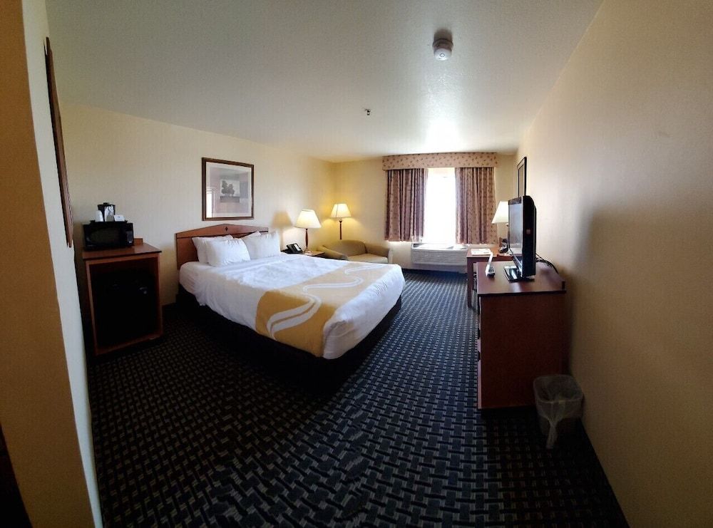 Standard Room, 1 Queen Bed, Accessible, Non Smoking