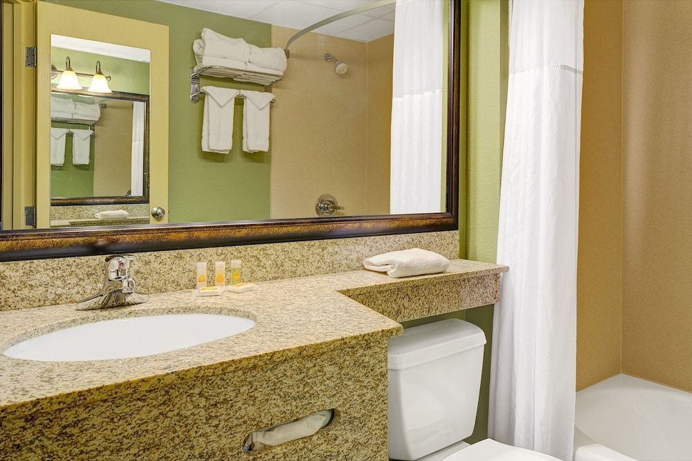 Suite, Multiple Beds, Non Smoking (One-Bedroom)