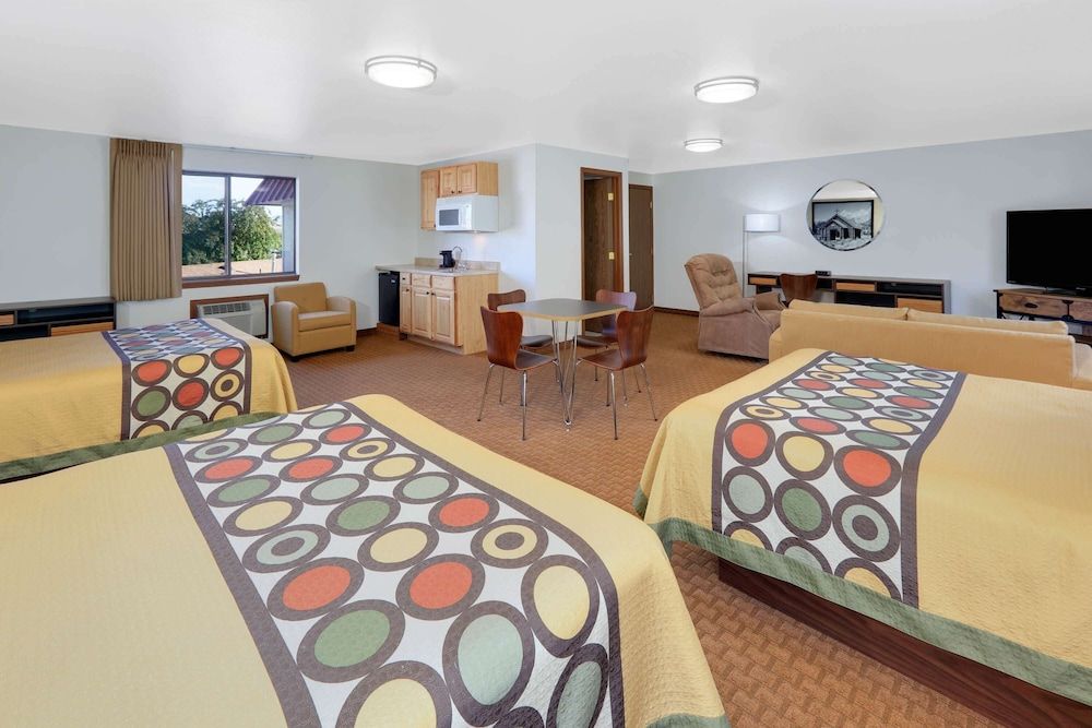 Suite, Multiple Beds, Non Smoking, Microwave
