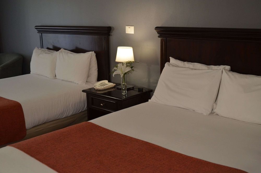 Room, 2 Queen Beds, Non Smoking, River View