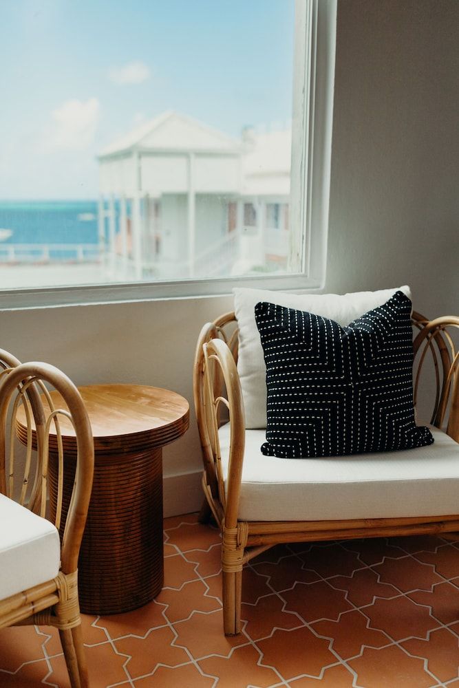 King Christian Hotel Deluxe Suite, 1 Bedroom, Ocean View 3