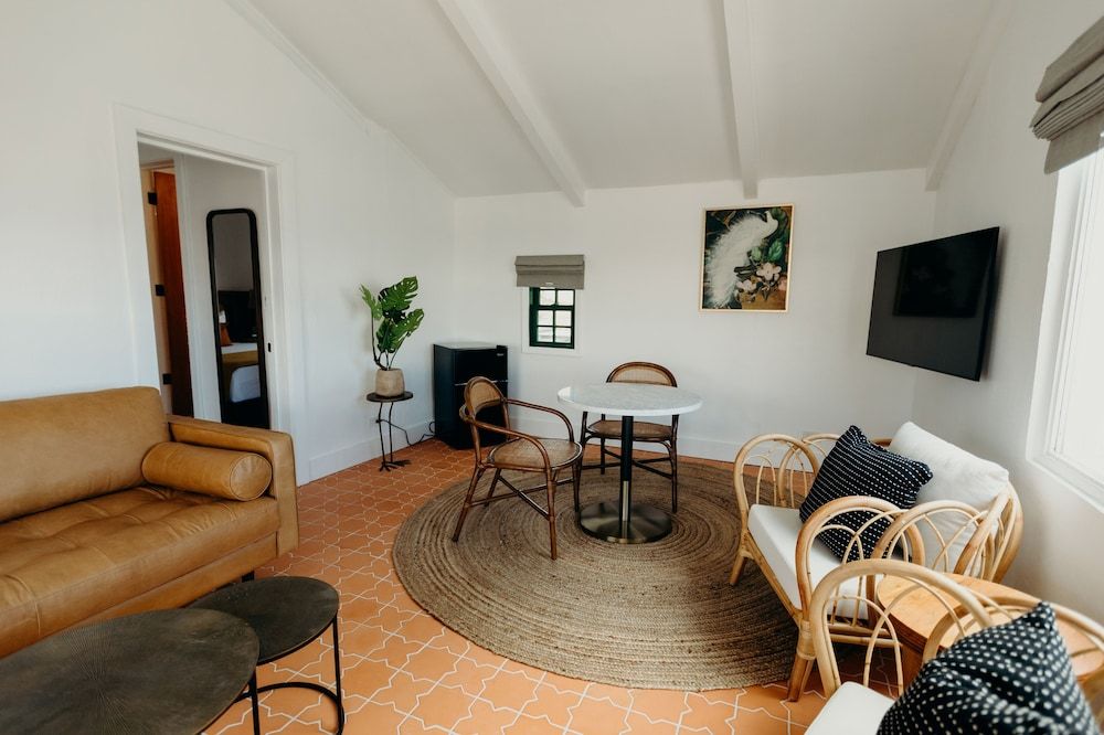 King Christian Hotel Deluxe Suite, 1 Bedroom, Ocean View 7