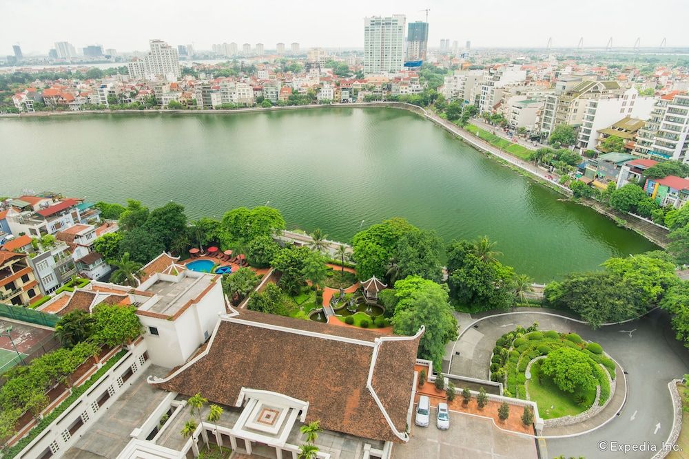 Sheraton Hanoi Hotel Room, 2 Twin Beds, Non Smoking 2