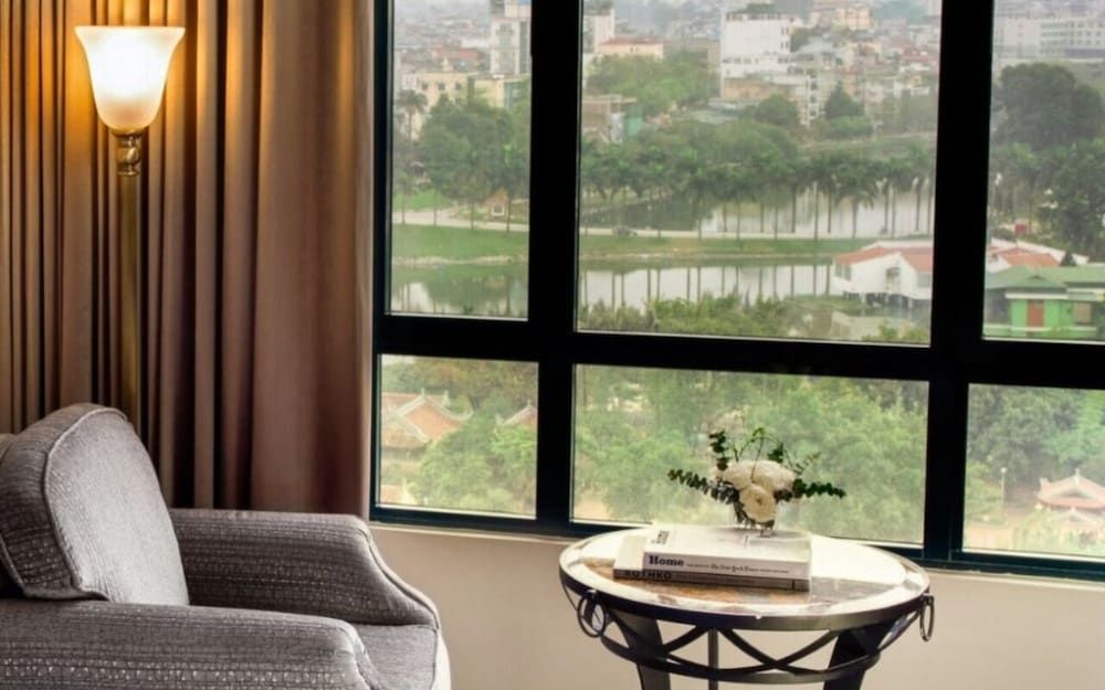 Sheraton Hanoi Hotel Room, 2 Twin Beds, Non Smoking 6