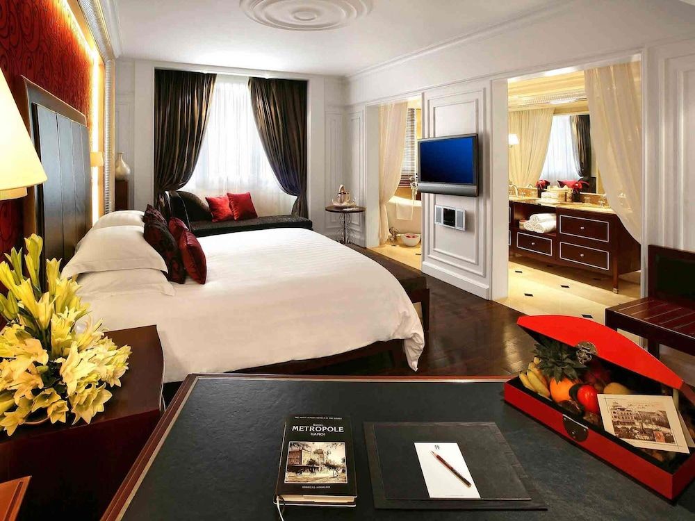 Opera wing, Grand Premium room with Club privileges and benefits, King bed