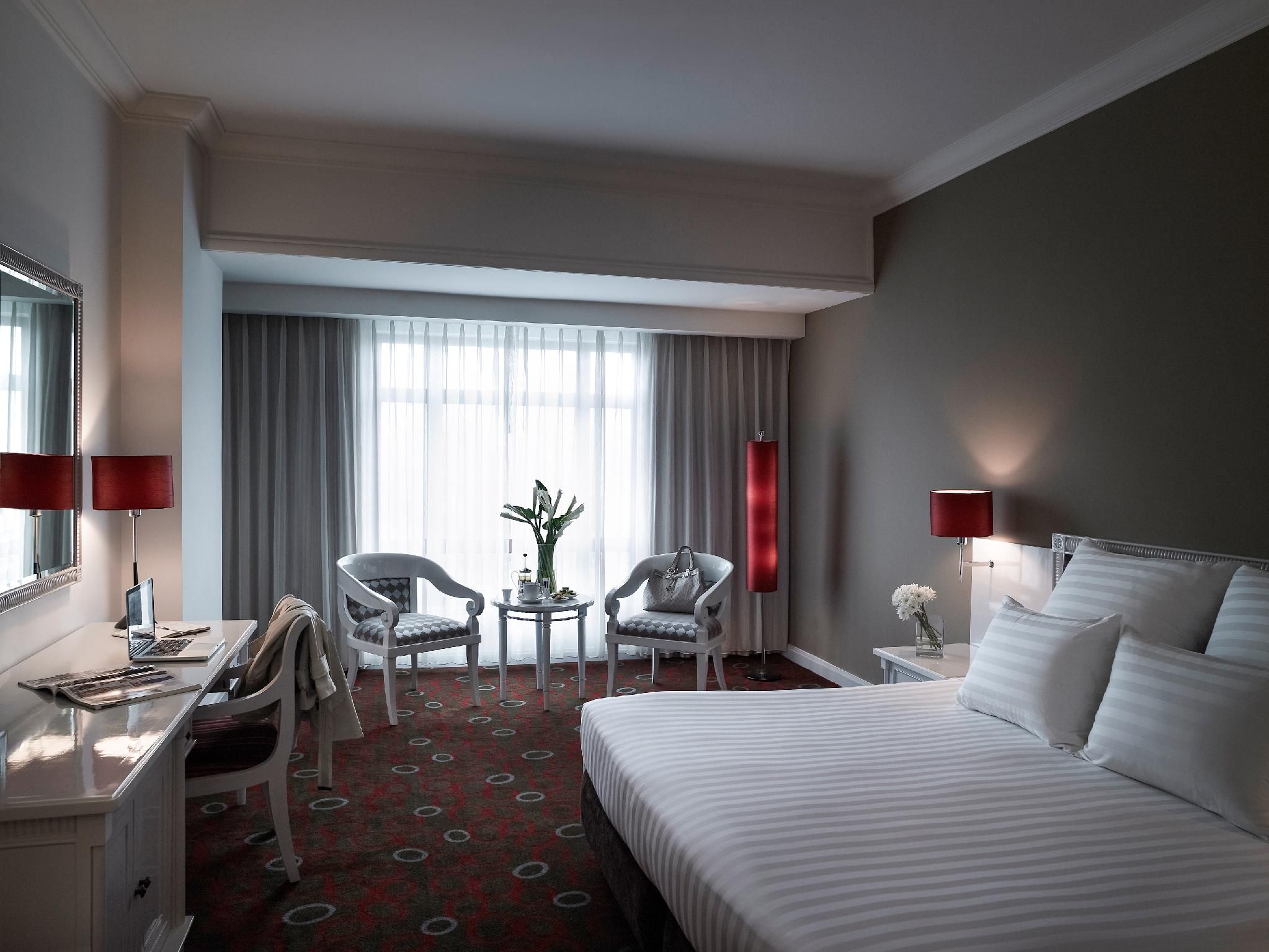 Superior Room, 1 King Size Bed, City View