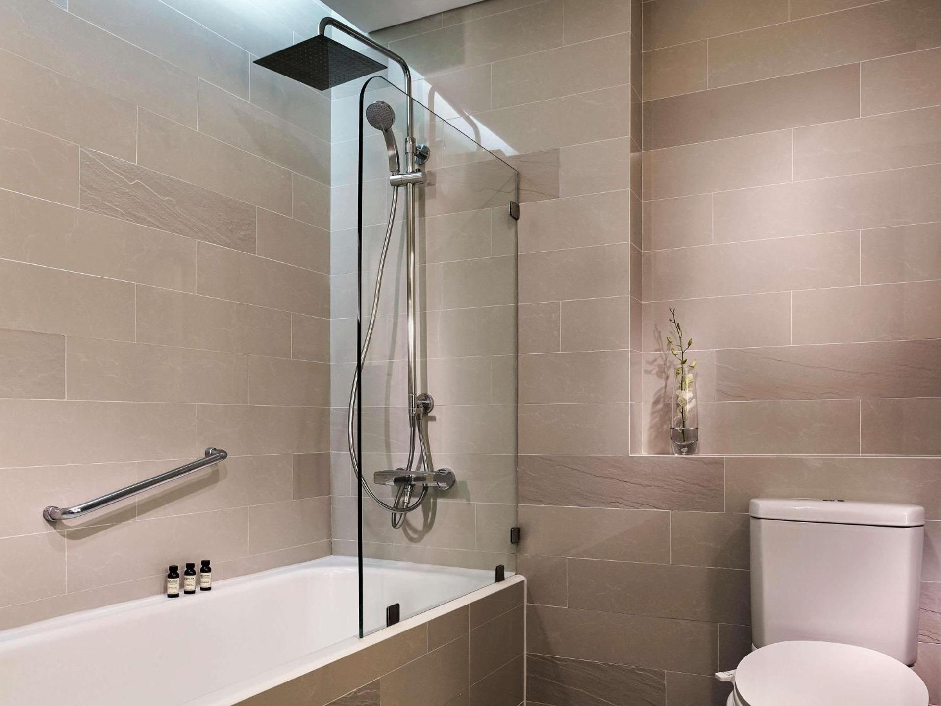 Superior Room, 1 King Size Bed, City View