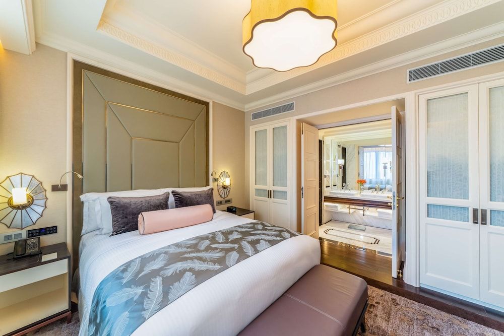 undefined Caravelle Saigon 4