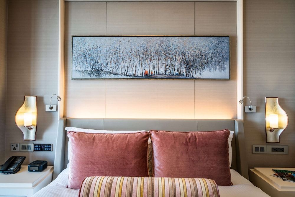 Caravelle Saigon Deluxe King 2