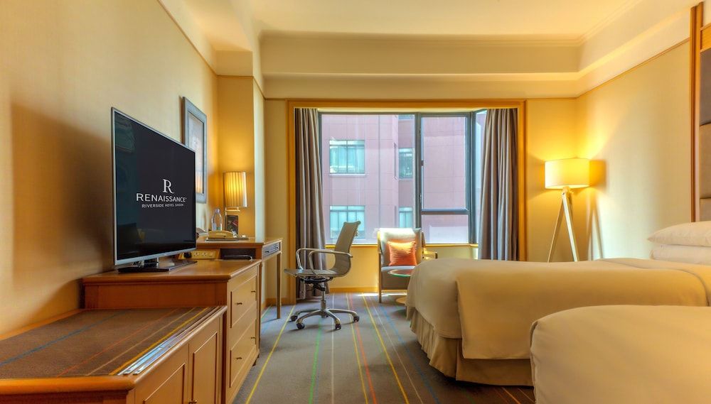 Renaissance Riverside Hotel Saigon Deluxe Room, 2 Twin Beds, City View 7