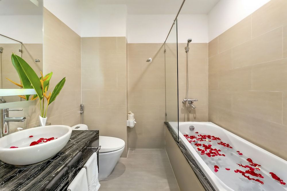Hoi An Historic Hotel Superior Room 11
