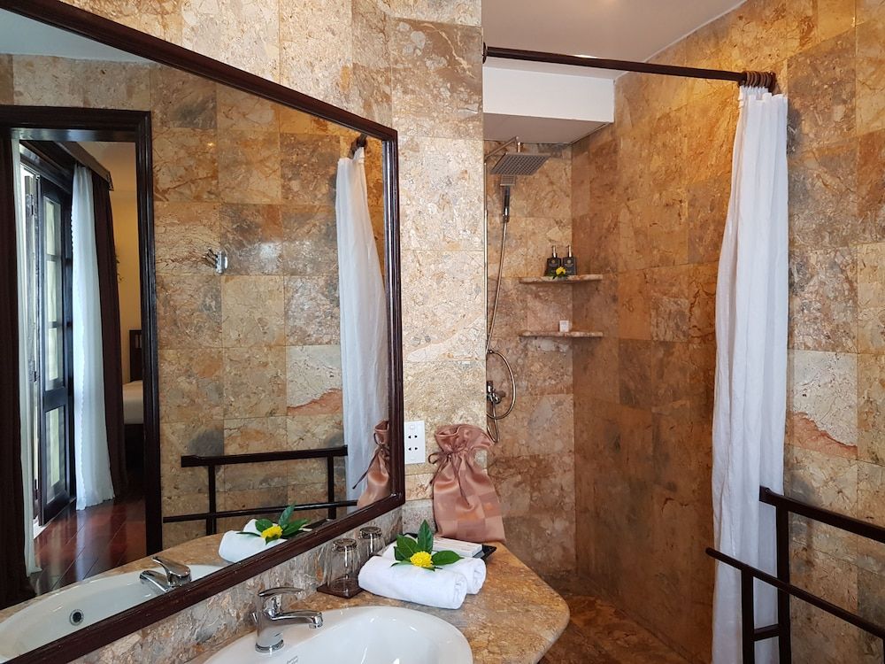 Hoi An Riverside Resort & Spa Suite, River View 6