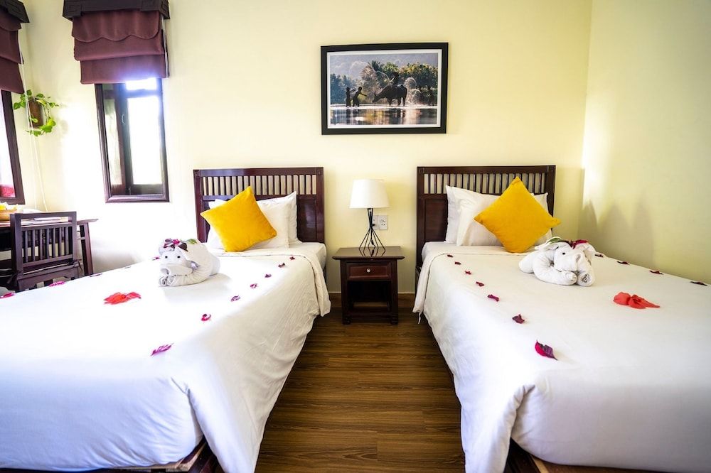 Hoi An Riverside Resort & Spa Superior Room 4
