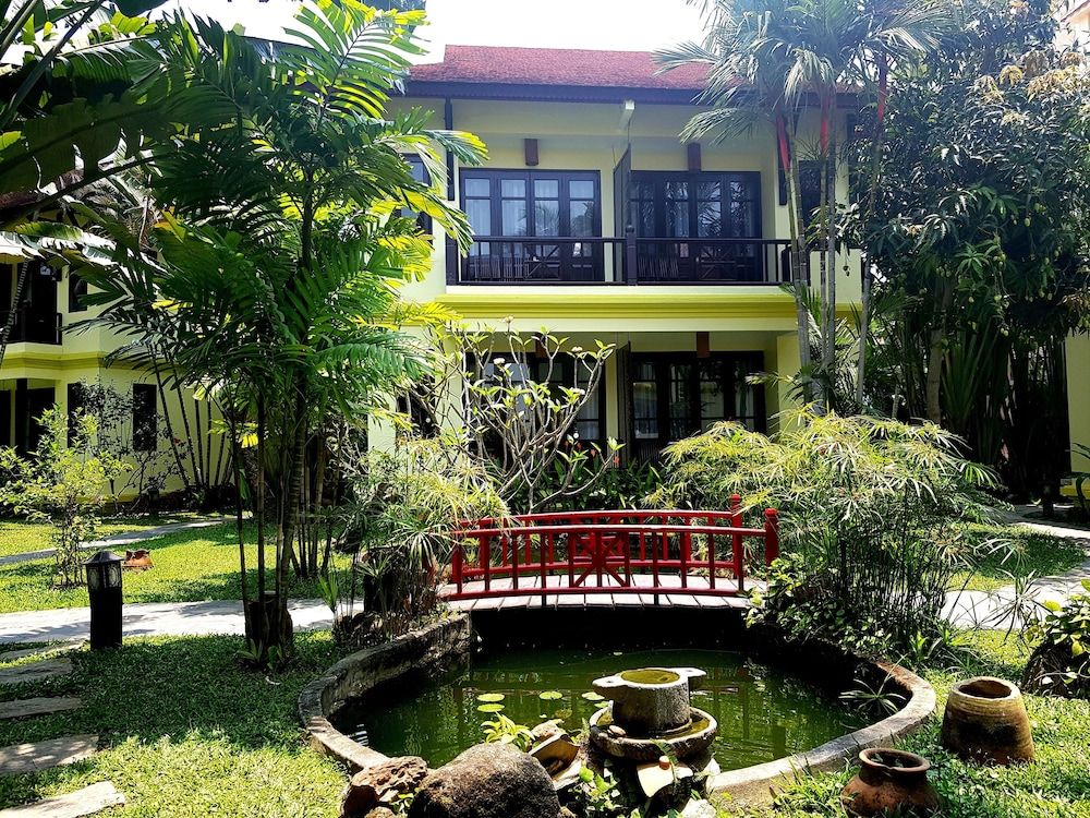 Hoi An Riverside Resort & Spa Superior Room 10