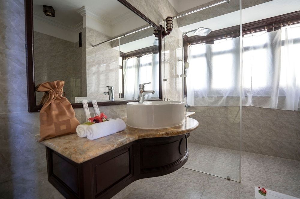Hoi An Riverside Resort & Spa Superior Room 9