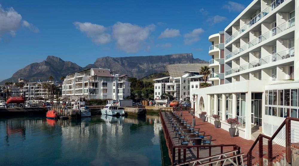 undefined Radisson Collection Hotel, Waterfront Cape Town 3