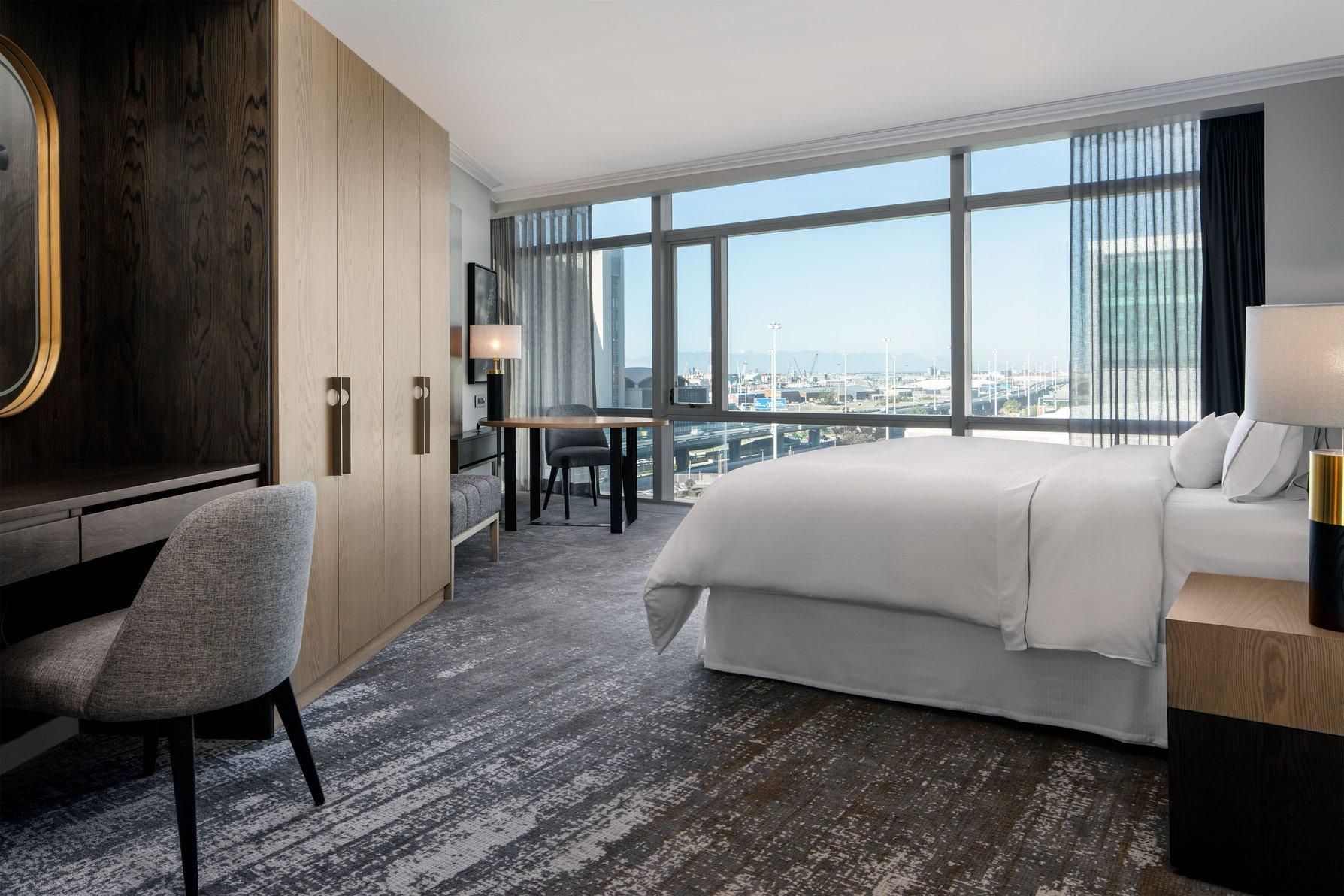 Executive Suite, 1 Bedroom Suite, 1 King, Sofa bed