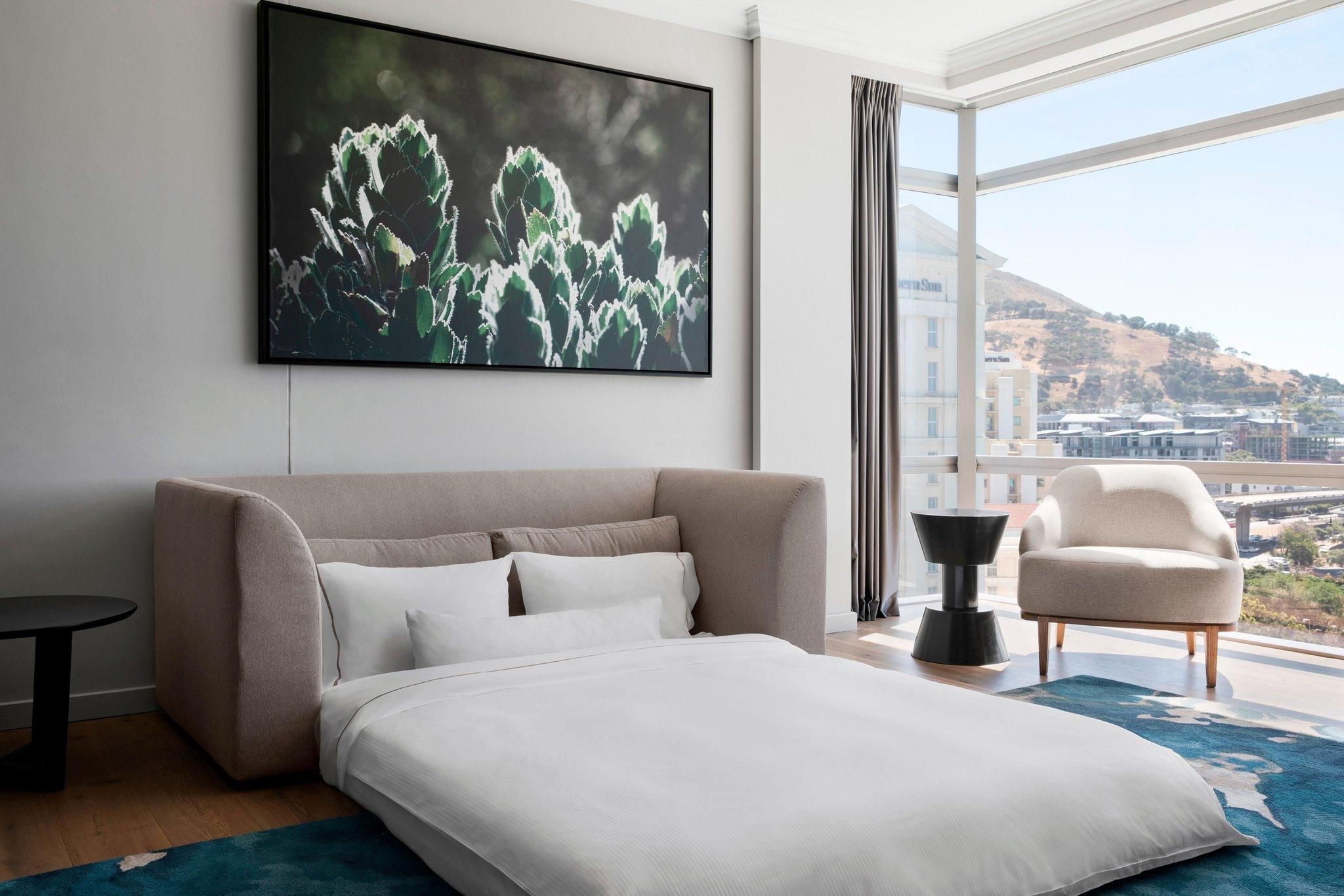 Grand Deluxe Family, Guest room, 1 King, Sofa bed