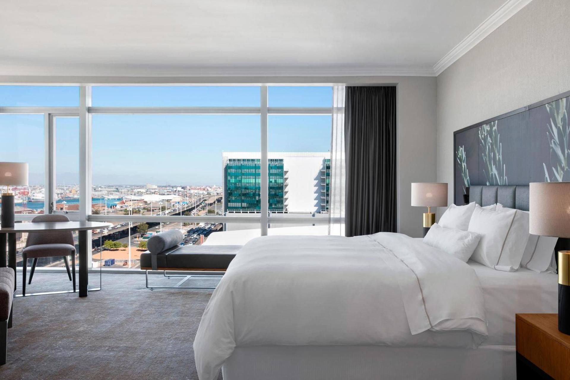 Executive Suite, 1 Bedroom Suite, 1 King, Sofa bed