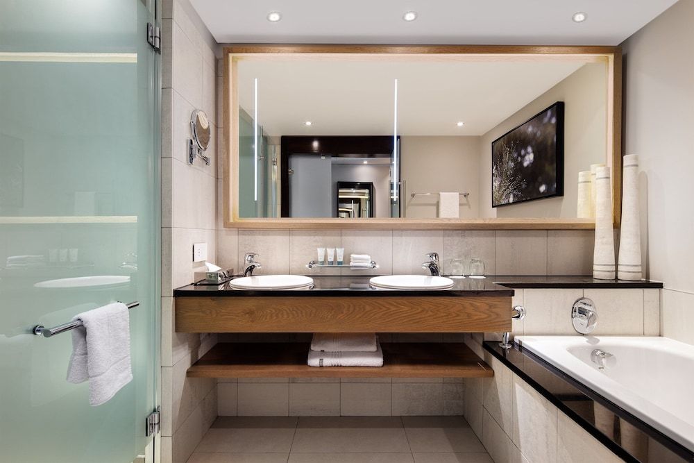 The Westin Cape Town Deluxe Room, 2 Twin Beds 4