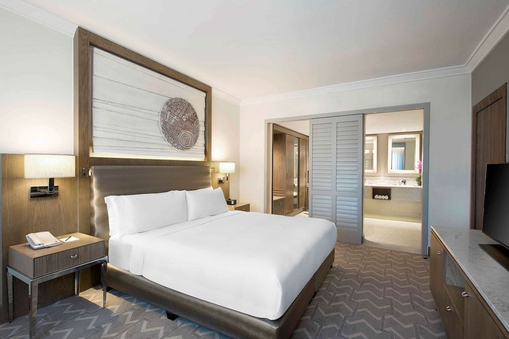 Family Room, 1 King Bed, Connecting Rooms