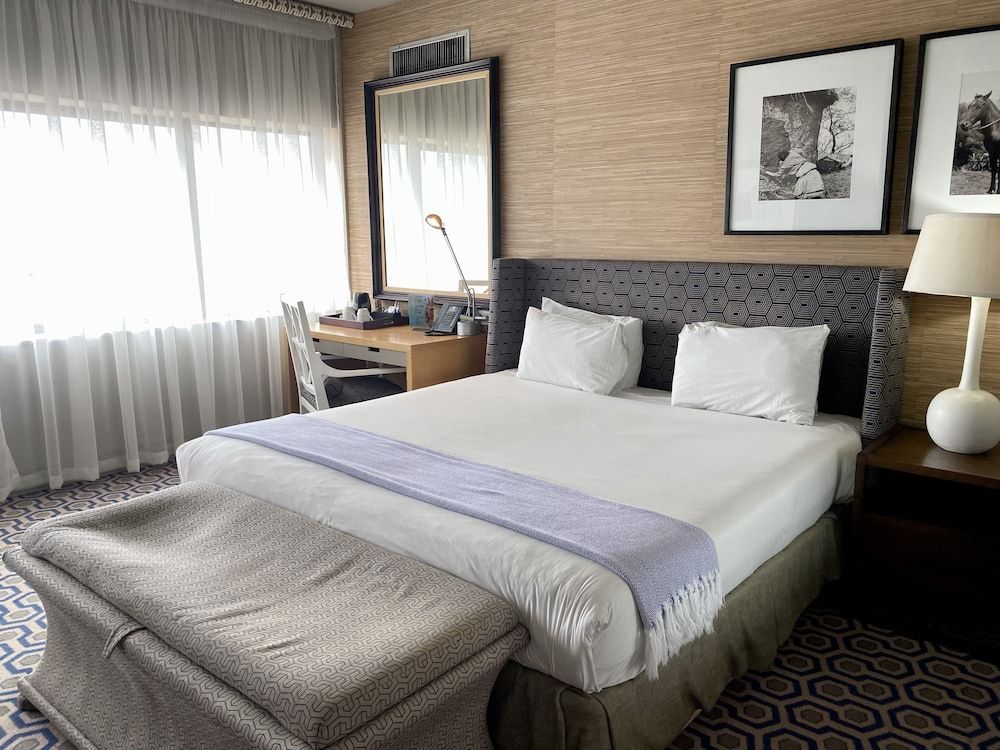 Executive Suite, 1 Queen Bed, Non Smoking, Harbor View