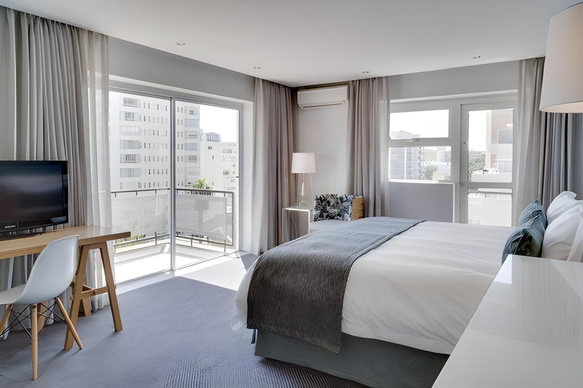 Guest room, 1 King, Balcony