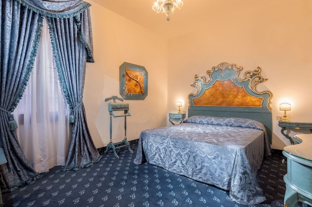 Hotel Giorgione Classic Double or Twin Room 11