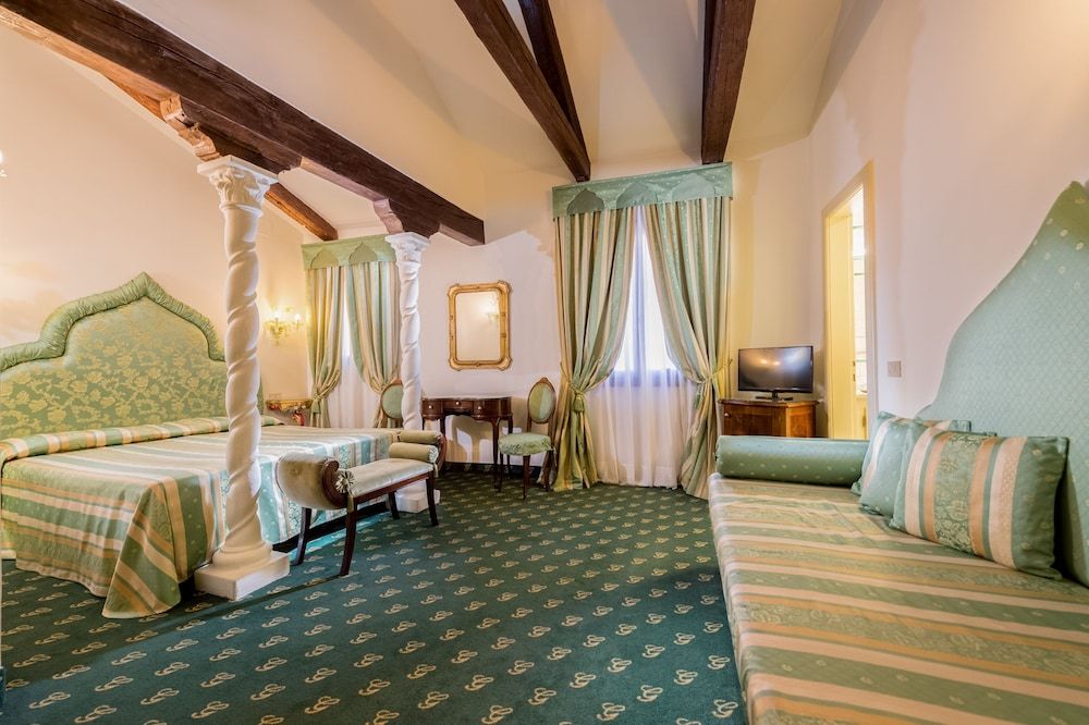undefined Hotel Giorgione 10