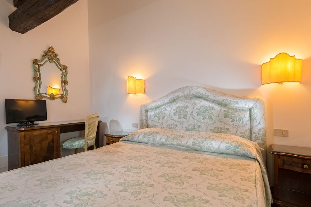 Hotel Giorgione Classic Double or Twin Room 16