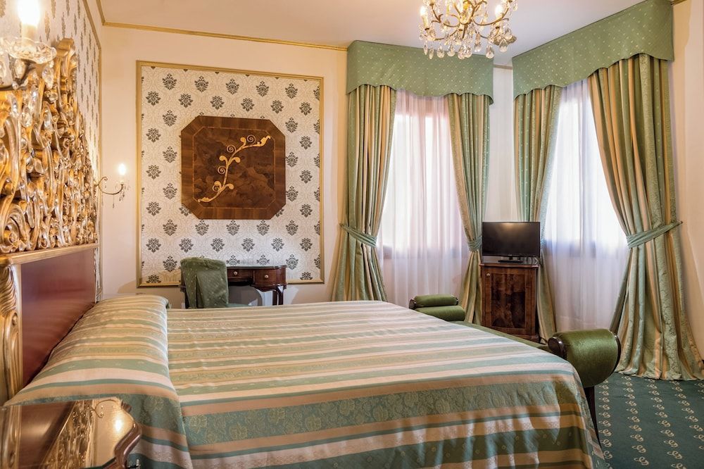 Room (King Deluxe)