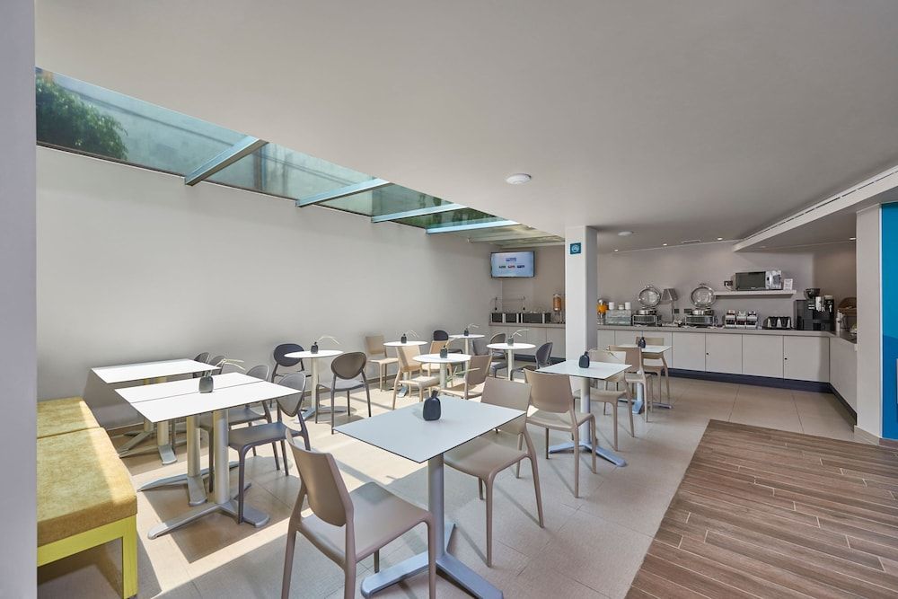 undefined City Express Suites by Marriott Ciudad de México Anzures 8