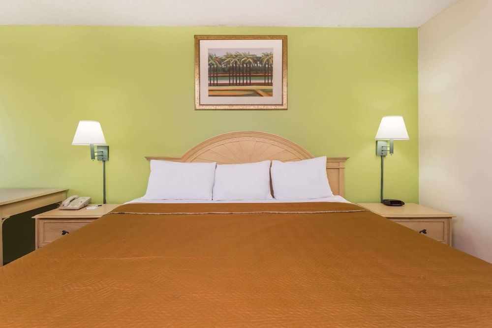 Room, 1 King Bed, Accessible, Non Smoking