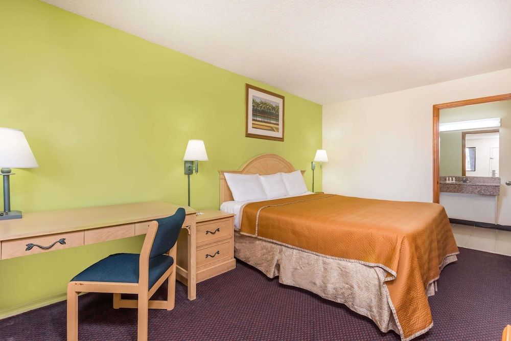 Room, 1 King Bed, Accessible, Non Smoking