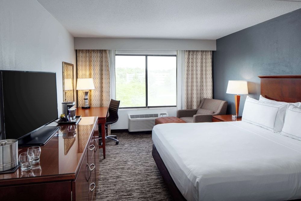 One Queen Bed, Accessible