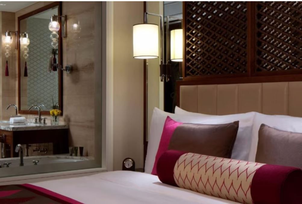 Premium Temptation Suite 1 Bedroom Garden View King Bed