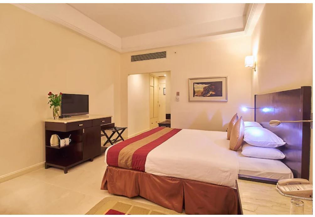 Deluxe Allure Suite 1 Bedroom Garden View King Bed