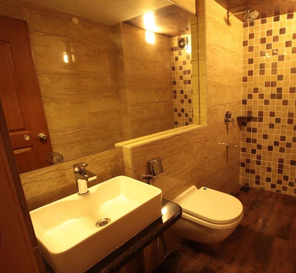 Hotel Ravikiran Design Room, 1 Queen Bed, Smoking 2