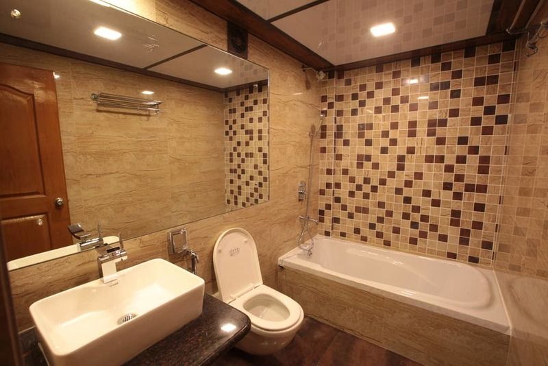 A/C Deluxe Pool Side with Bathtub