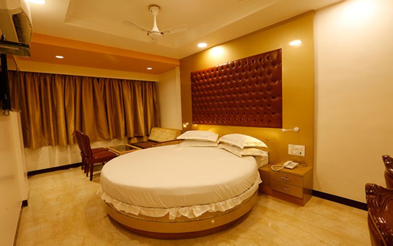 A/C Super Deluxe with Round Bed