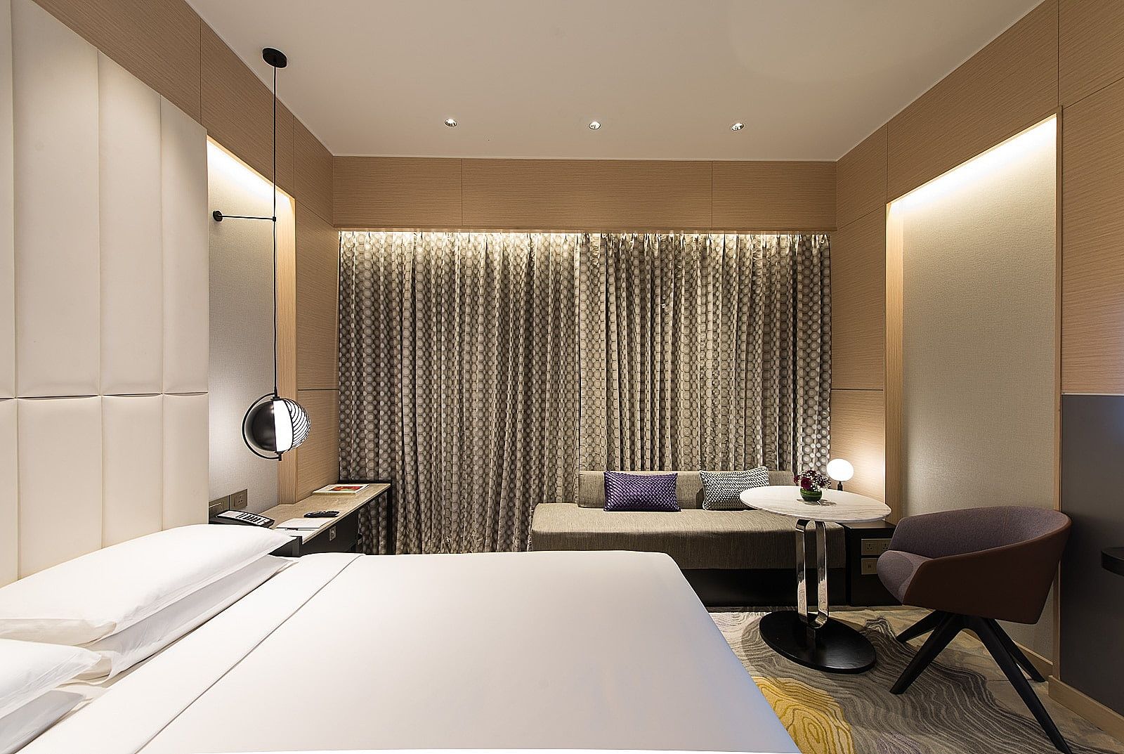 Vivanta Bengaluru, Residency Road Superior Room With Double Bed 4