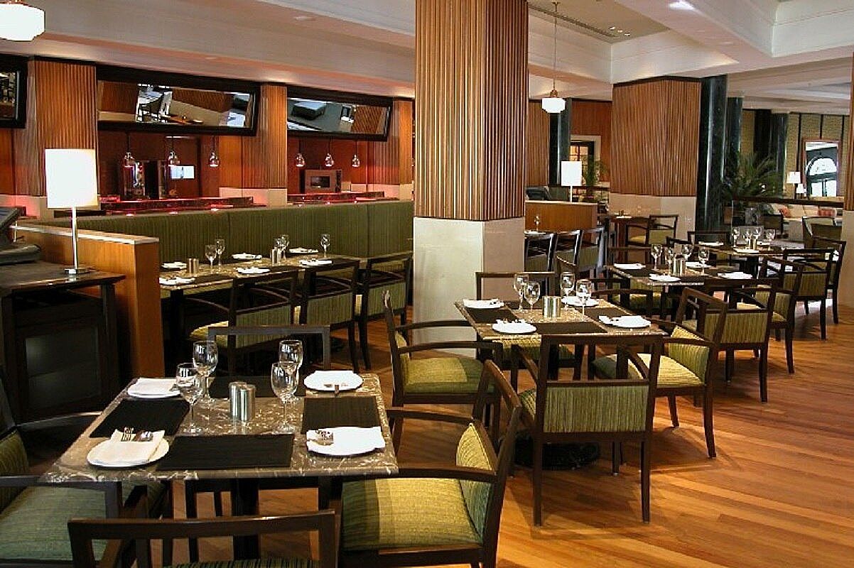 Food & Dining