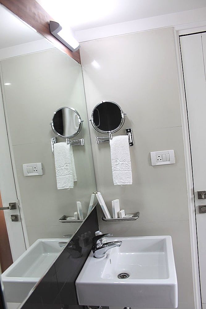 Pristine Residency Deluxe Room With Airport Transfer 6